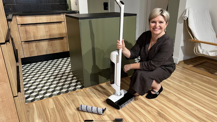 Odkurzacz bezprzewodowy Tefal X-CLEAN 10 GF7540FO prezentowany przez Panią AGD