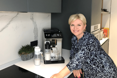 Ekspres De’Longhi Eletta Explore, który parzy Cold Brew