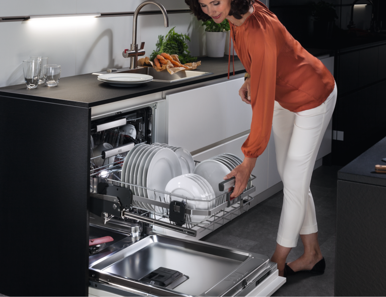 Zmywarka Electrolux z podnoszonym koszem – opinia