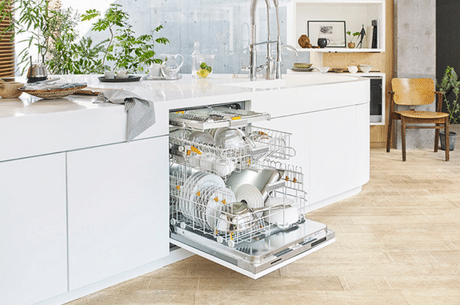Czy warto kupić zmywarkę?