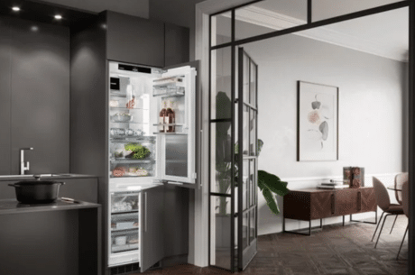 Lodówki do zabudowy z kostkarką – przegląd rynku [aktualizacja 2026]