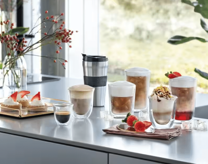 Ekspres De'Longhi Eletta Explore, który parzy Cold Brew