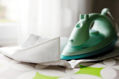 Jak szybko prasować? Organizacja kącika, wybór deski i suszarki