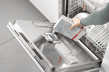 Czy tabletki są najlepszym detergentem do zmywania naczyń w zmywarce?